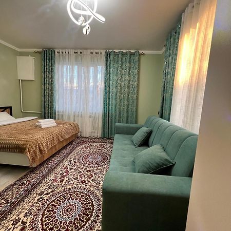 Maral Guesthouse Karakol Exterior photo