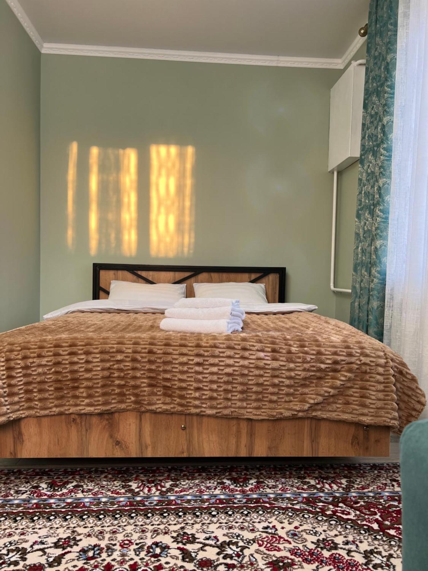 Maral Guesthouse Karakol Exterior photo