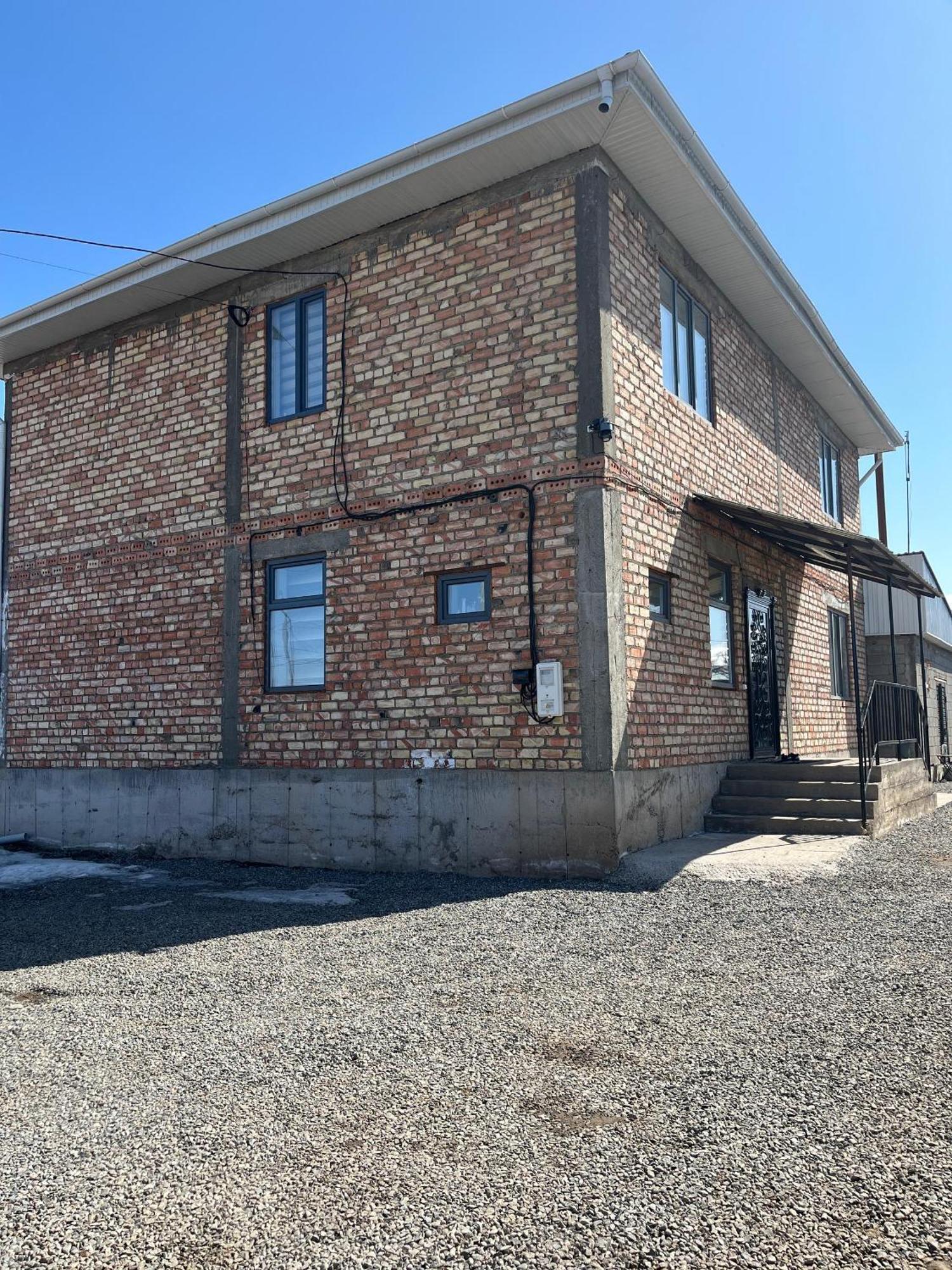 Maral Guesthouse Karakol Exterior photo